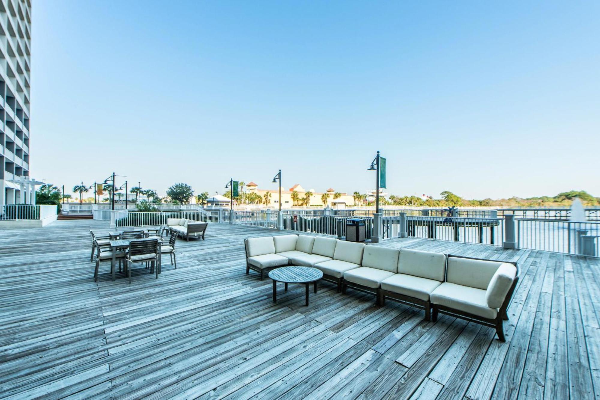 Holiday home Laketown Wharf 905
